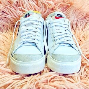 Nike womens Blazer Low Platfrom size: 6